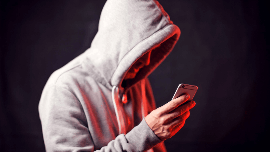 8 Ways To Spot A Phone Repair Scammer